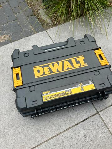 Lege DeWALT DCD796NT koffer - stevig en veelzijdig beschikbaar voor biedingen