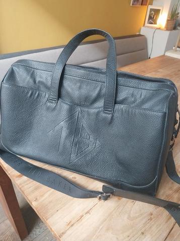 Ted Baker reistas beschikbaar voor biedingen