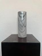Vintage postmodern Carrara marmeren cylinder Vaas 1980s, Steen, Gebruikt, Overige kleuren, Ophalen of Verzenden