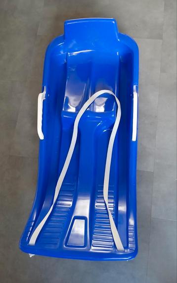 Kunststof slee met rem - bijna nieuw! beschikbaar voor biedingen