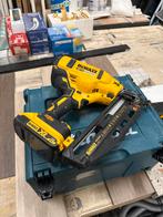 DeWALT DCN660N-XJ Accu Afwerktacker - 16 Gauge, Ophalen of Verzenden, Zo goed als nieuw, Minder dan 400 watt, Overige typen