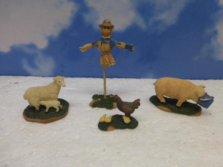 luville scarecrow, sheep, pig & chicken kerstdorp figurines, Diversen, Kerst, Zo goed als nieuw, Ophalen of Verzenden