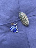 2 Hangers, Ophalen of Verzenden, Zo goed als nieuw, Overige kleuren, Overige materialen