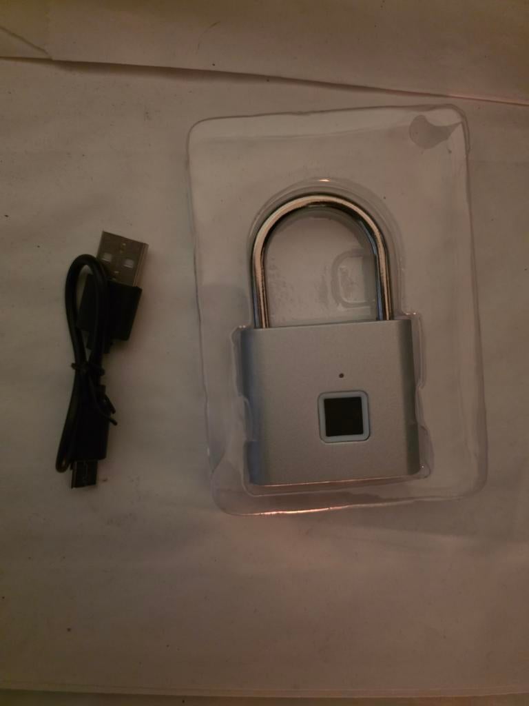 Nieuw hangslot met vingerafdruk, Ophalen of Verzenden, Nieuw, Overige materialen, Slot
