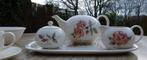 Jet a Rose is a Rose Dienblad Theepot Roomstel Grote Schaal, Huis en Inrichting, Keuken | Servies, Nieuw, Ophalen of Verzenden