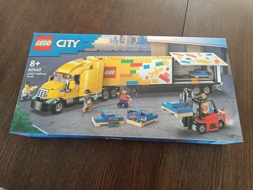 Lego 60440 - LEGO City Lego Delivery Truck  - Nieuw & Sealed, Kinderen en Baby's, Speelgoed | Duplo en Lego, Nieuw, Lego, Complete set