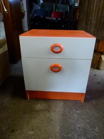 vintage space age nachtkastje 1973 beschikbaar voor biedingen