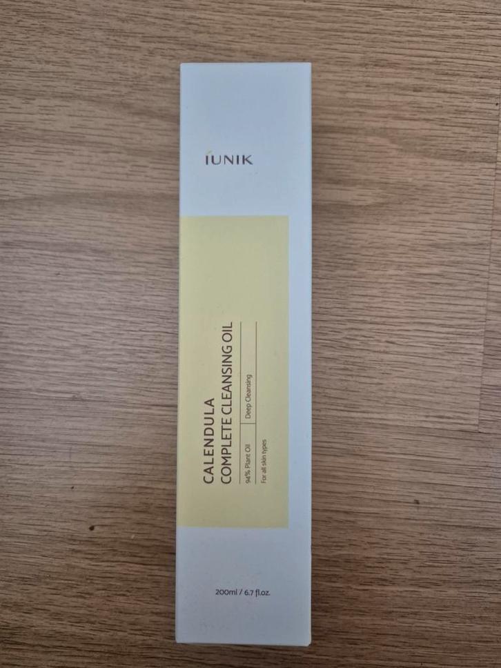 iUNIK calendula complete cleansing oil, Sieraden, Tassen en Uiterlijk, Uiterlijk | Gezichtsverzorging, Nieuw, Reiniging, Ophalen of Verzenden