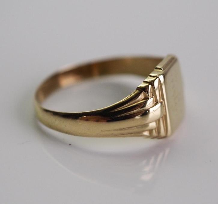 14 krt gouden zegelring, Sieraden, Tassen en Uiterlijk, Ringen, Zo goed als nieuw, Dame, 18 tot 19, Goud, Goud, Ophalen of Verzenden