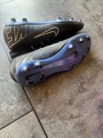 Nike voetbalschoenen maat 43, Sport en Fitness, Maat XS of kleiner, Ophalen of Verzenden, Zo goed als nieuw, Schoenen