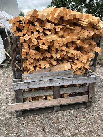 Gratis pallets  beschikbaar voor biedingen