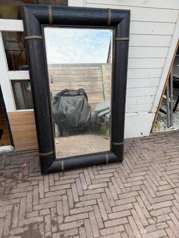 Spiegel beschikbaar voor biedingen