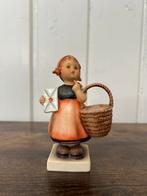 Goebel hummel 18/2/0 1962  mediation hoogte 11cm, Verzamelen, Beelden en Beeldjes, Ophalen of Verzenden, Zo goed als nieuw, Hummel
