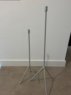 Set van 2 moderne metalen kandelaars, Wit, Ophalen of Verzenden, Zo goed als nieuw, Kandelaar