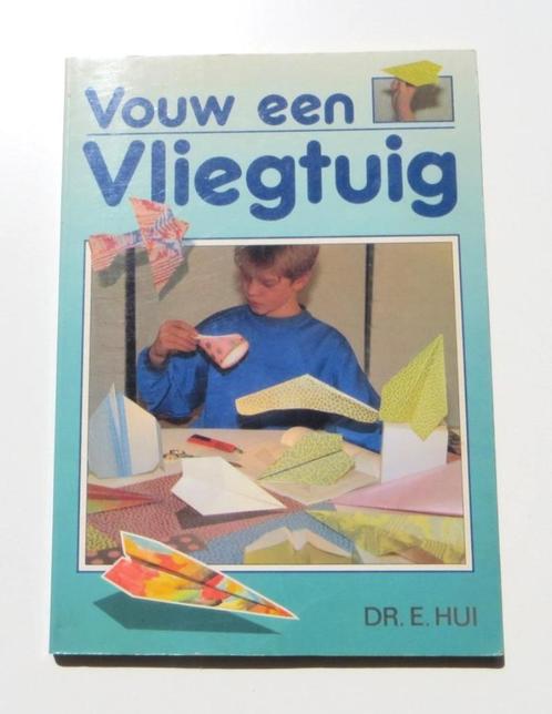 Vintage Hobbyboek N3344: E. Hui - Vouw een vliegtuig ca. 9+, Hobby en Vrije tijd, Knutselen, Gebruikt, Overige typen, Ophalen of Verzenden