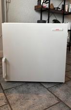AEG Mini Vriezer - 50 Liter - Perfect voor kleine ruimte!, Witgoed en Apparatuur, Ophalen, Gebruikt, Minder dan 85 cm, Met aparte vriezer
