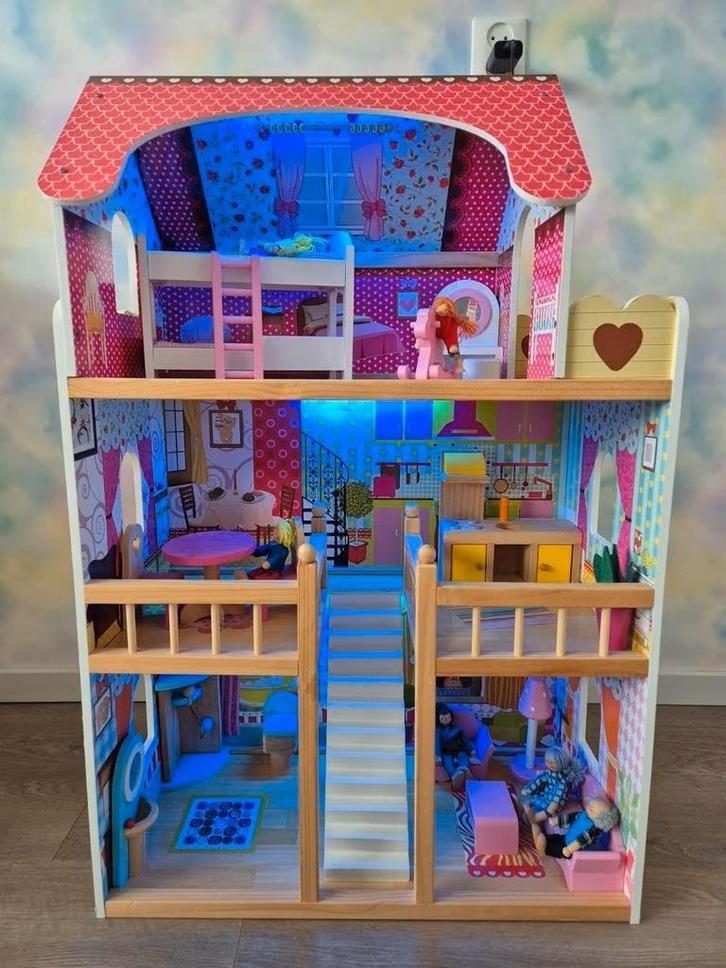 Bandits and Angels houten poppenhuis, Verzamelen, Poppenhuizen en Toebehoren, Zo goed als nieuw, Poppenhuis, Ophalen