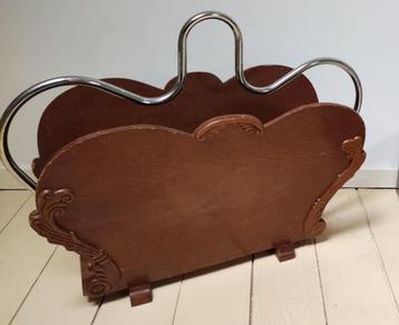 Ouderwetse houten krantenbak / lectuurbak beschikbaar voor biedingen