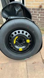 Nieuwe reserve band met krik en andere hulpmiddelen, Auto diversen, Ophalen, Nieuw