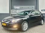 Hyundai I30 CW 1.4i | AIRCO | 63dkm | CC | NL AUTO |, Auto's, Voorwielaandrijving, Euro 5, Stof, Gebruikt