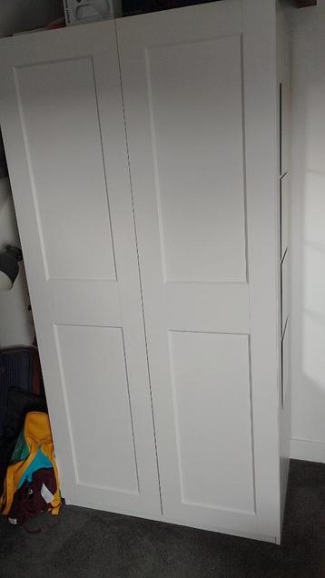 Witte Pax kledingkast met schoenenla