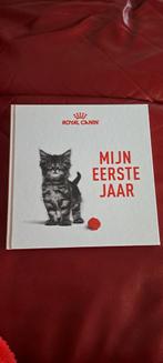 Gratis nieuw katten plak- invulboek "Mijn eerste jaar"., Nieuw, Royal Canin, Ophalen of Verzenden, Katten