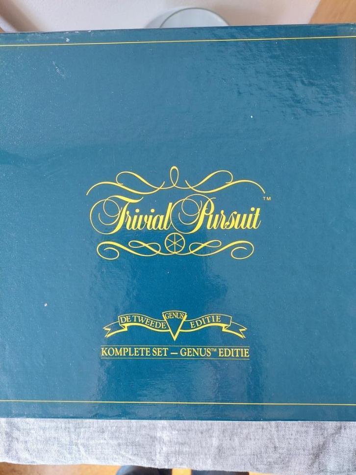 Geheel compleet spel Trivial Pursuit, Hobby en Vrije tijd, Gezelschapsspellen | Bordspellen, Zo goed als nieuw, Drie of vier spelers