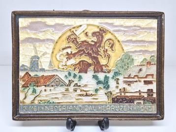 Cloisonné herdenkingstegel 5 mei De Porceleyne Fles Delft.  beschikbaar voor biedingen