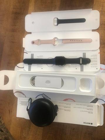 Apple Watch SE 40mm-space gray beschikbaar voor biedingen