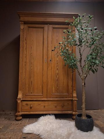 Grenen linnenkast kledingkast // bezorgen mogelijk beschikbaar voor biedingen