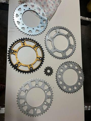 Tandwielen YZ250 - Nieuw beschikbaar voor biedingen