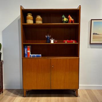 Vintage boekenkast uit Zweden jaren ‘50 beschikbaar voor biedingen