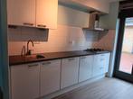 Hoogglans witte Keuken met apparatuur, Huis en Inrichting, Keuken | Complete keukens, Gebruikt, Ophalen