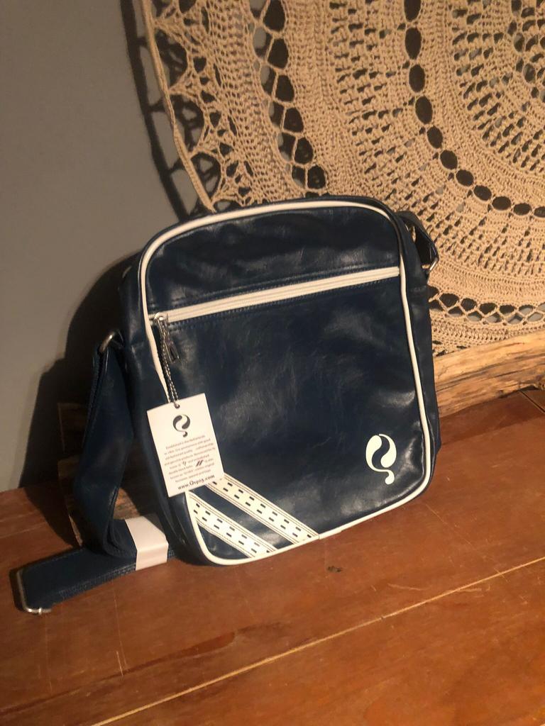 Quick shoulder-/laptop bag navy blue (new), Ophalen of Verzenden, Zo goed als nieuw, Overige merken, 30 tot 45 cm