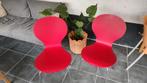 Twee nette, rode trendhopper vlinderstoelen, Huis en Inrichting, Stoelen, Ophalen, Gebruikt, Rood, Twee