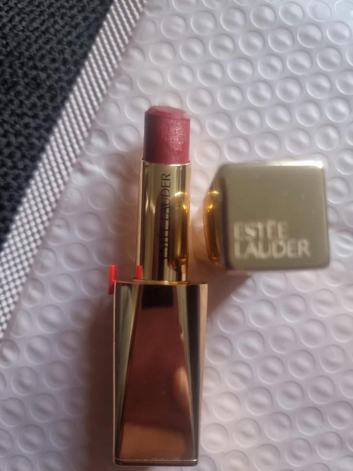 Estee Lauder Pure Color Desire Lipstick 312 love starved, Sieraden, Tassen en Uiterlijk, Uiterlijk | Cosmetica en Make-up, Zo goed als nieuw
