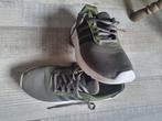 Adidas Sneakers - licht groen Zo goed als nieuw!, Overige kleuren, Ophalen of Verzenden, Sneakers of Gympen, Adidas