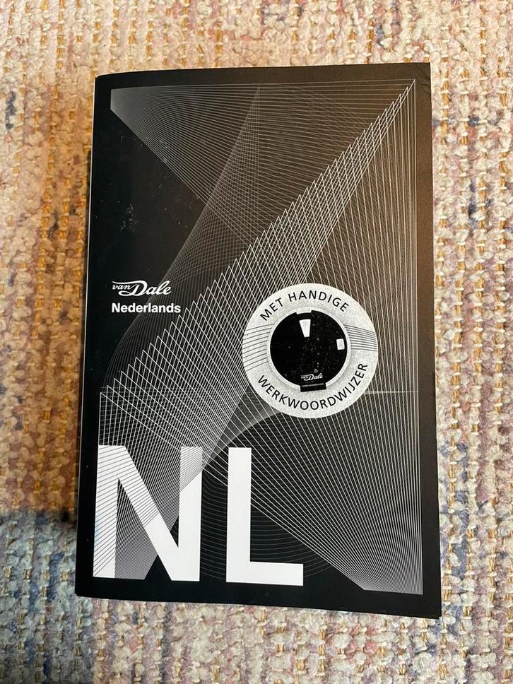 Van Dale Pocketwoordenboek Nederlands, Boeken, Woordenboeken, Zo goed als nieuw, Nederlands, Van Dale, Ophalen of Verzenden