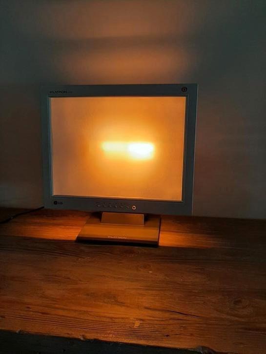 LG monitor bureaulamp, Huis en Inrichting, Lampen | Tafellampen, Nieuw, Minder dan 50 cm, Ophalen of Verzenden