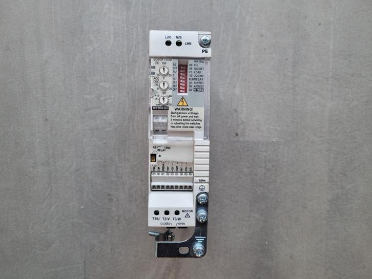ABB frequentieregelaar ACS50 1~230V in, 3~uit., Hobby en Vrije tijd, Elektronica-componenten, Nieuw, Ophalen of Verzenden