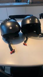 Twee mooie zwarte skihelmen maat S, maar draagt als M, Sport en Fitness, Overige merken, Overige typen, Ophalen of Verzenden, Zo goed als nieuw