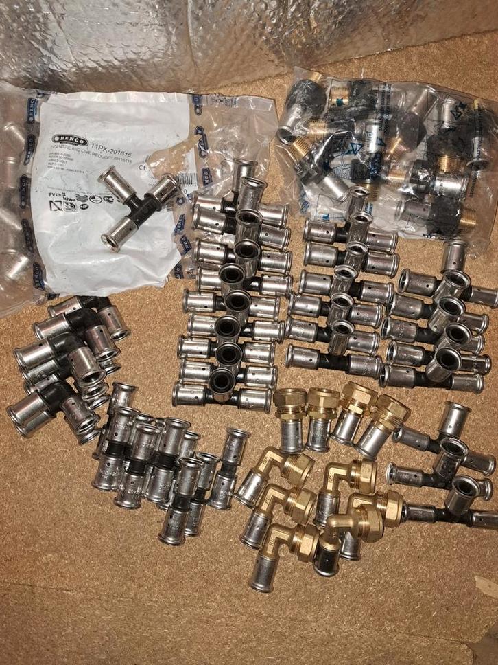 Henco persfittingen, Doe-het-zelf en Verbouw, Buizen en Afvoer, Nieuw, Overige typen, Overige materialen, Minder dan 2 meter, 20 tot 40 mm