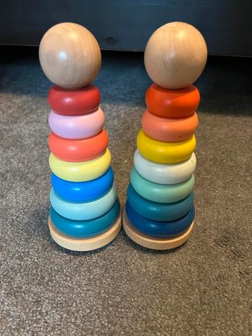 Houten speelgoed beschikbaar voor biedingen