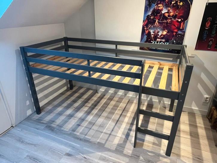 Halfhoogslaper - 1 persoons, Huis en Inrichting, Slaapkamer | Bedden, Gebruikt, Eenpersoons, 90 cm, 200 cm, Hout, Grijs, Ophalen