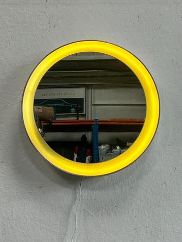 Vintage Ronde Houten Wandspiegel Met Verlichting, Xl, 1970's beschikbaar voor biedingen
