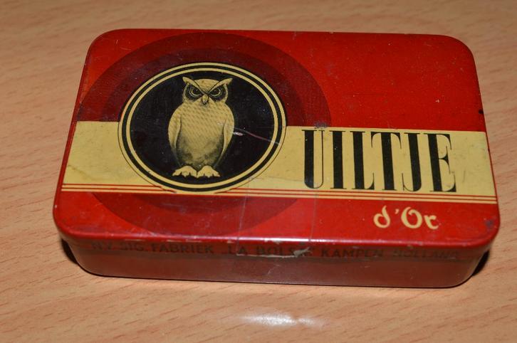 leuk gaaf oud blikje UILTJE d' or, Verzamelen, Rookartikelen, Aanstekers en Luciferdoosjes, Gebruikt, Tabaksdoos of Verpakking