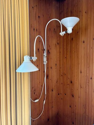 Vintage wandlamp van OMI beschikbaar voor biedingen