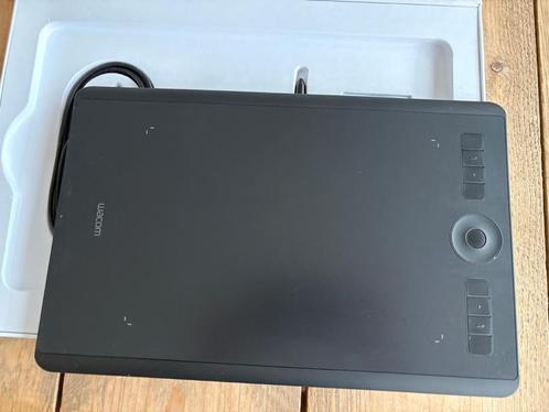Wacom Intuos Pro M pth660  van oktober 2024. nooit gebruikt, Computers en Software, Tekentablets, Nieuw, Draadloos, Multi-touch
