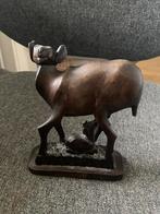 Houten Beeldje van een Hert met Jong - Vintage - Handwerk, Antiek en Kunst, Kunst | Beelden en Houtsnijwerken, Ophalen of Verzenden