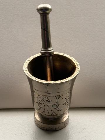 mini vijzel met stamper - Messing/zilverkleurig - Decoratief beschikbaar voor biedingen
